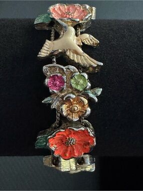 Vintage 1940 inspired flower and humming bird bracelet.Size 6.25 Art Deco. Retro